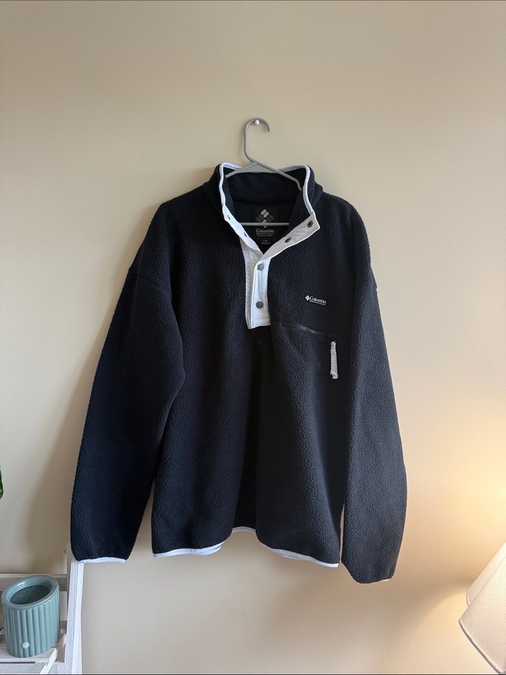 Columbia Men's Black Fleece Zip Pullover with White Trim